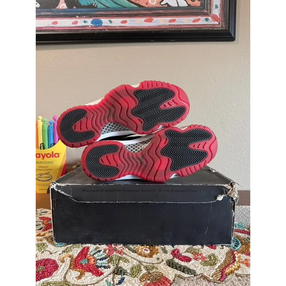 Jordan 11 Retro Playoffs Bred 2012 Black Varsity Red White Velvet 378037 010